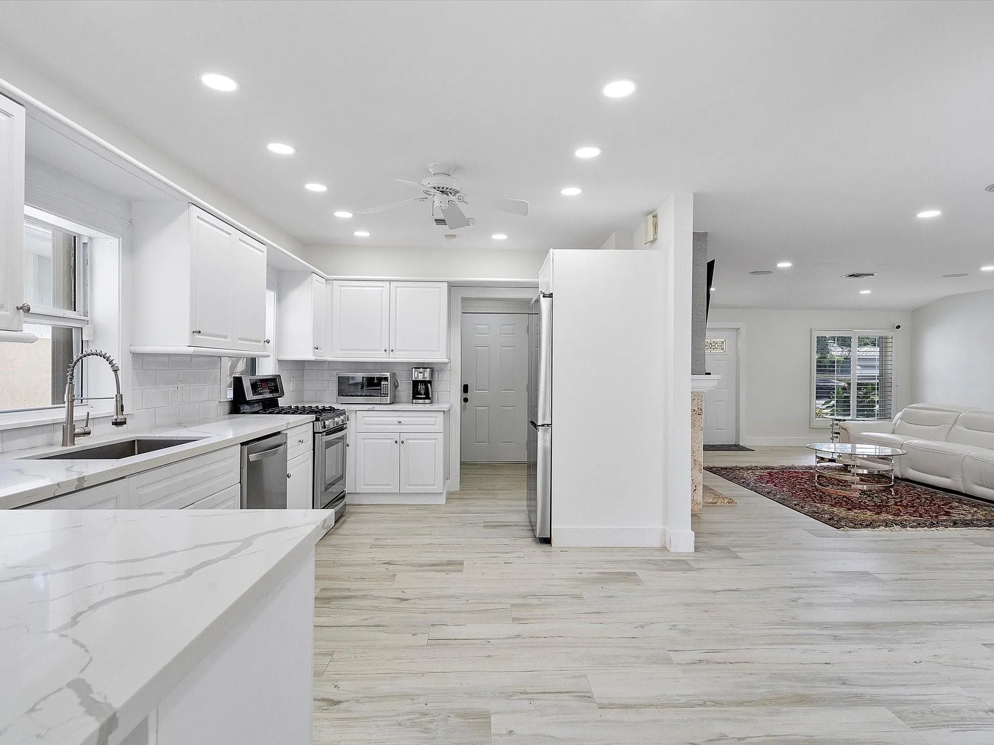 411 Poinciana