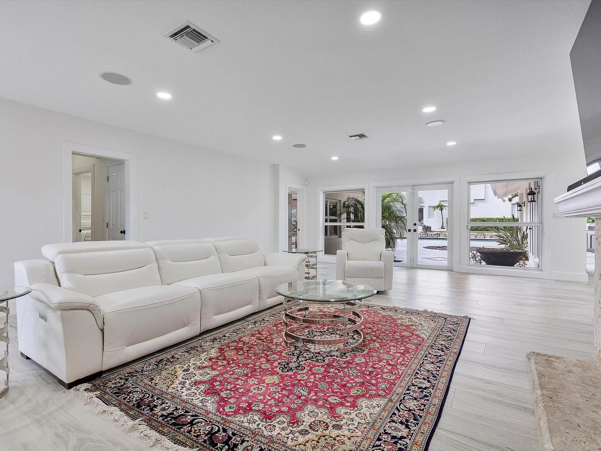 411 Poinciana