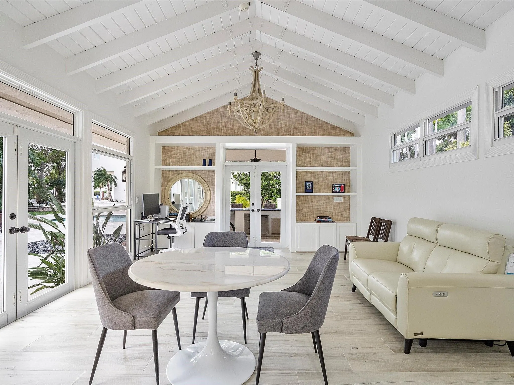 411 Poinciana