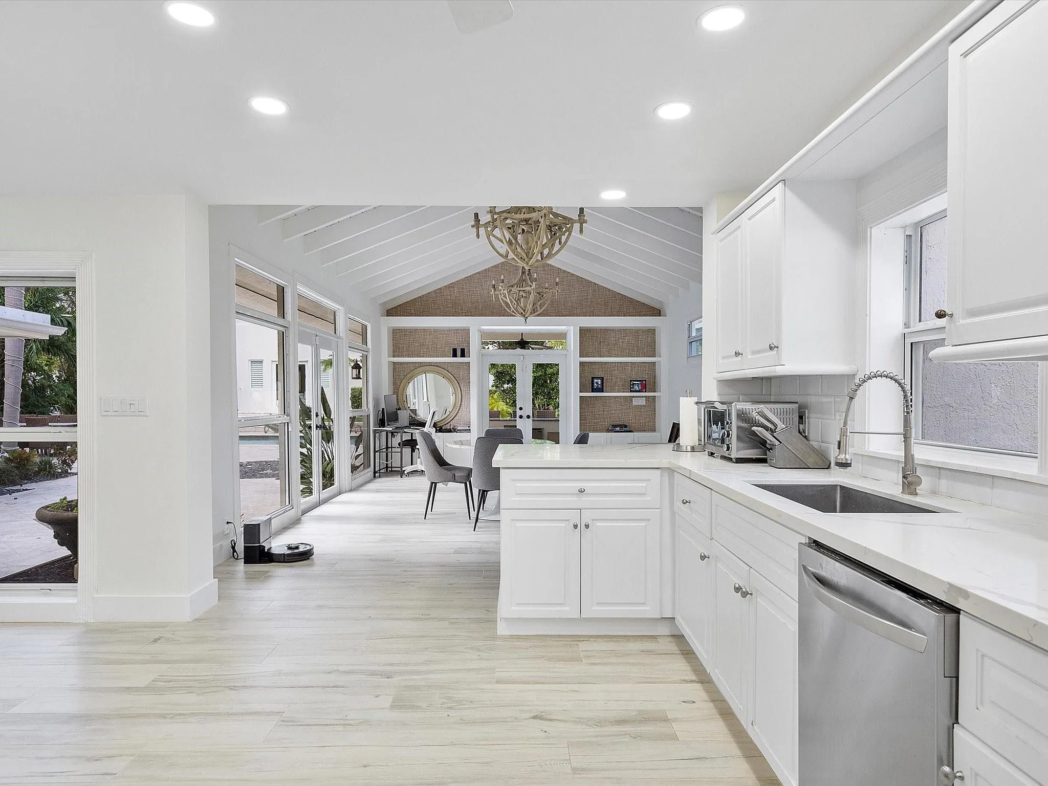 411 Poinciana