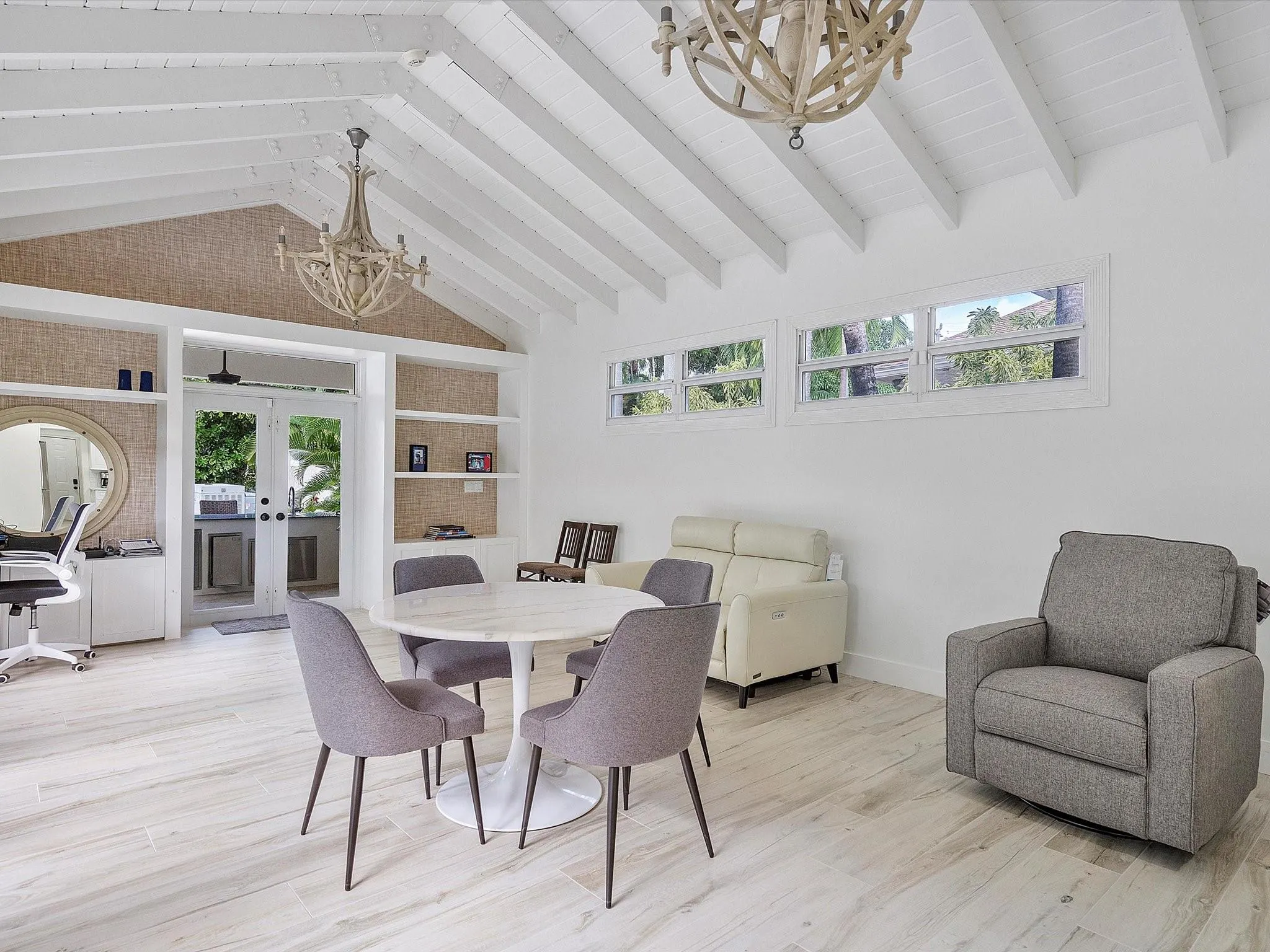 411 Poinciana