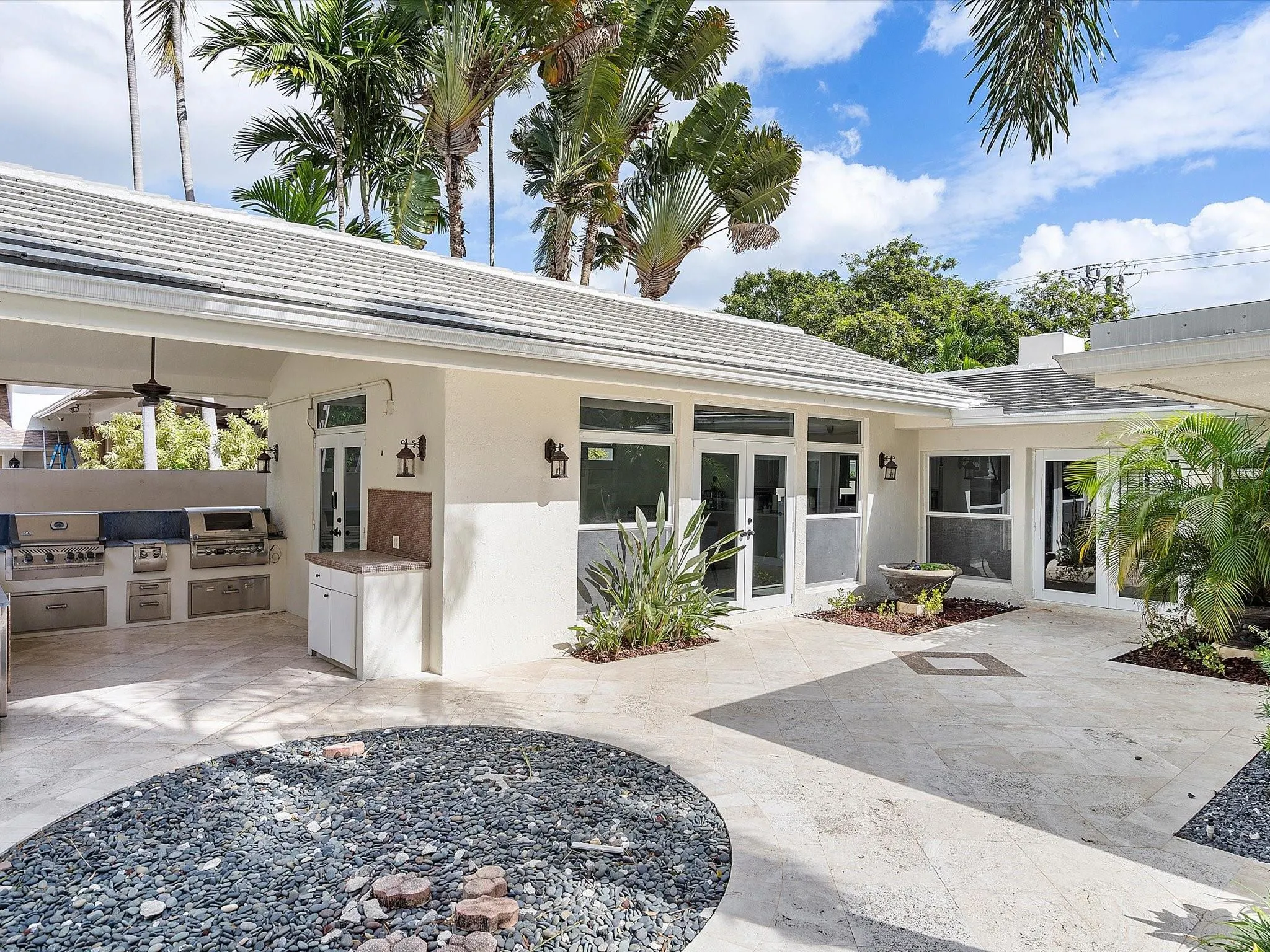411 Poinciana
