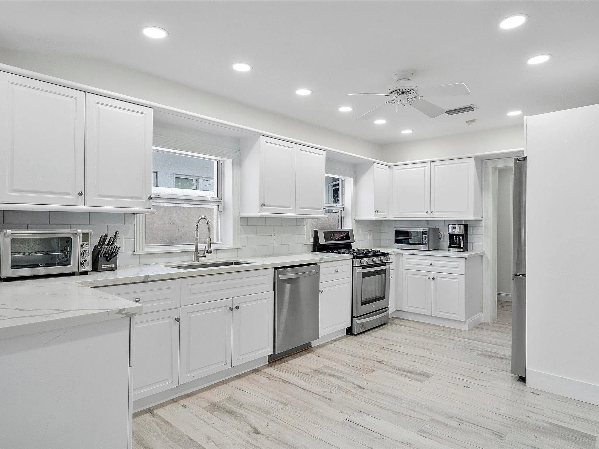 411 Poinciana