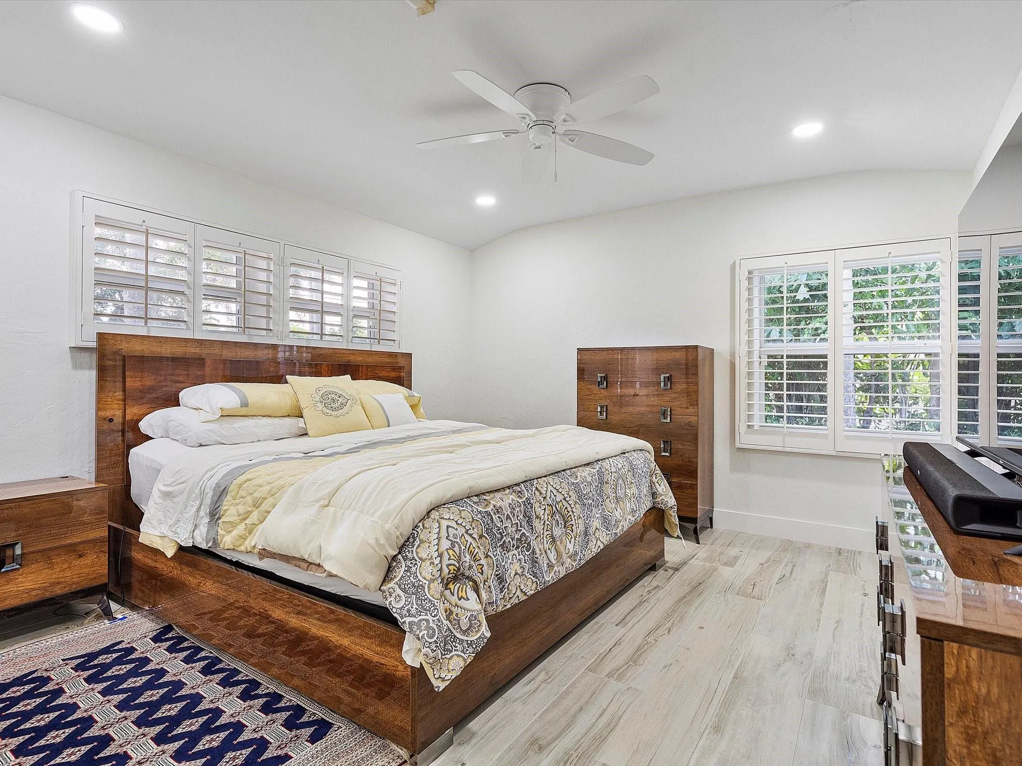 411 Poinciana