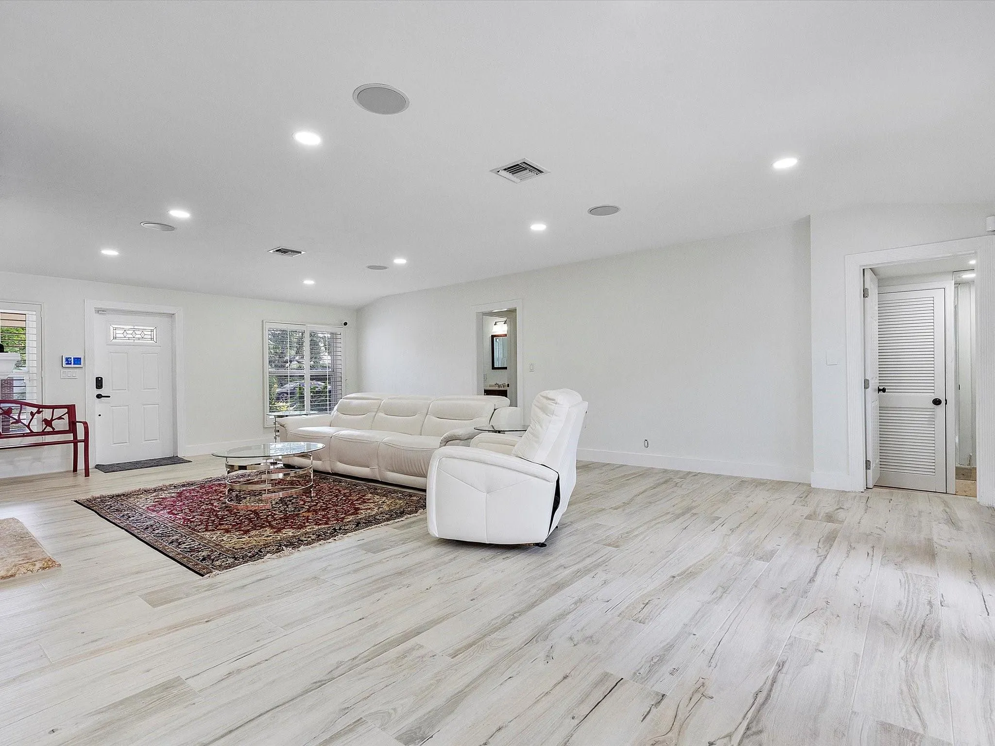 411 Poinciana