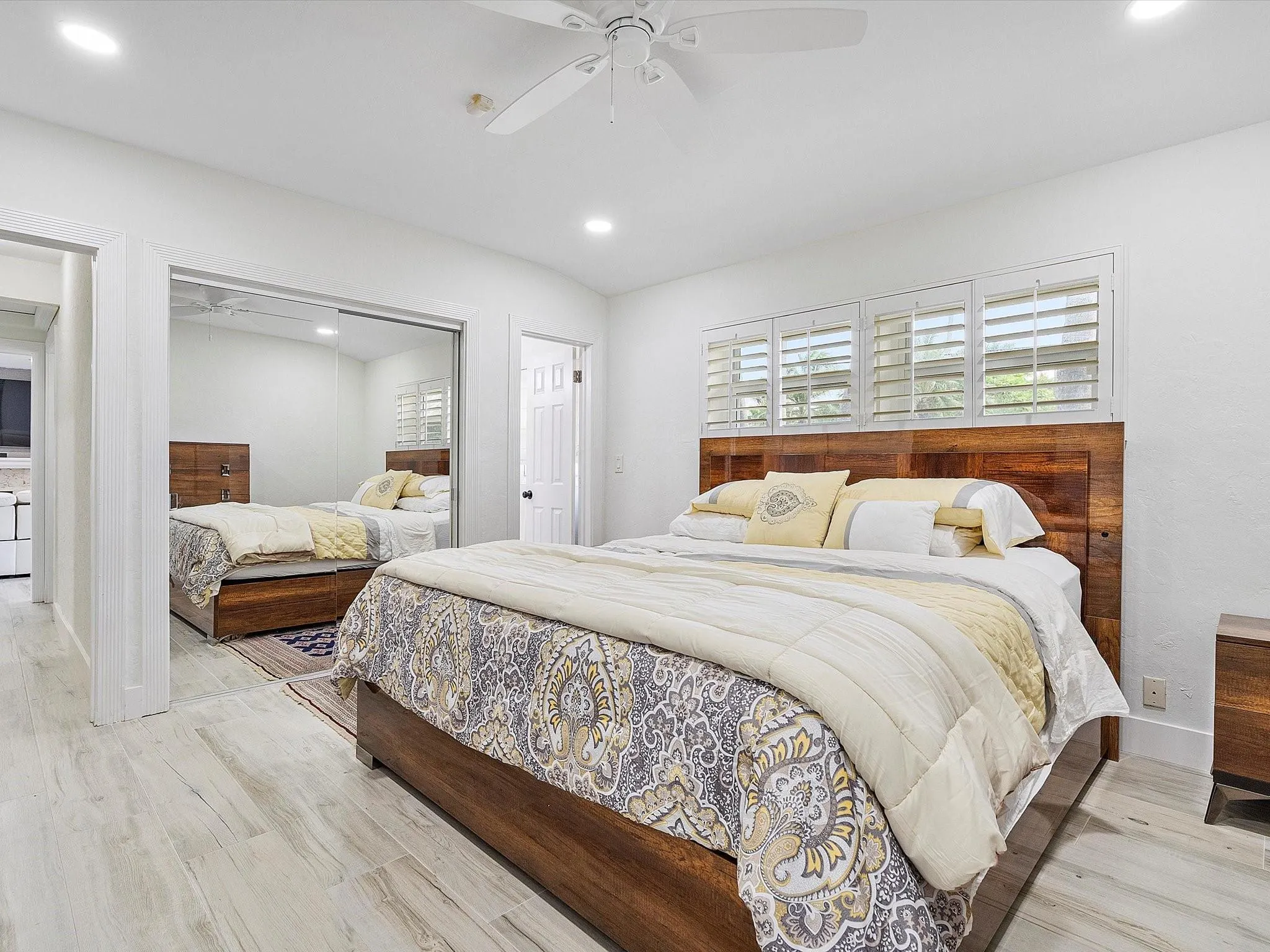 411 Poinciana