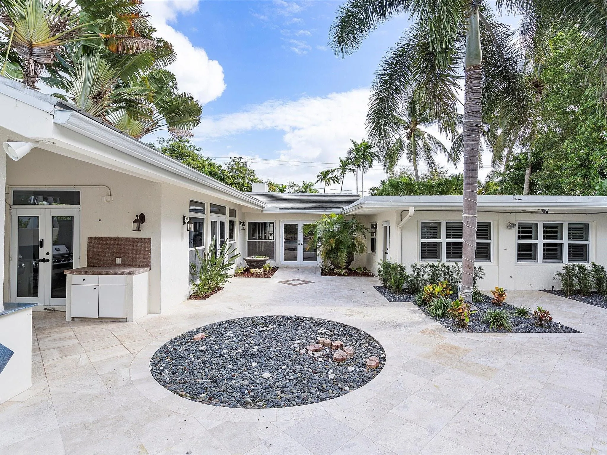 411 Poinciana