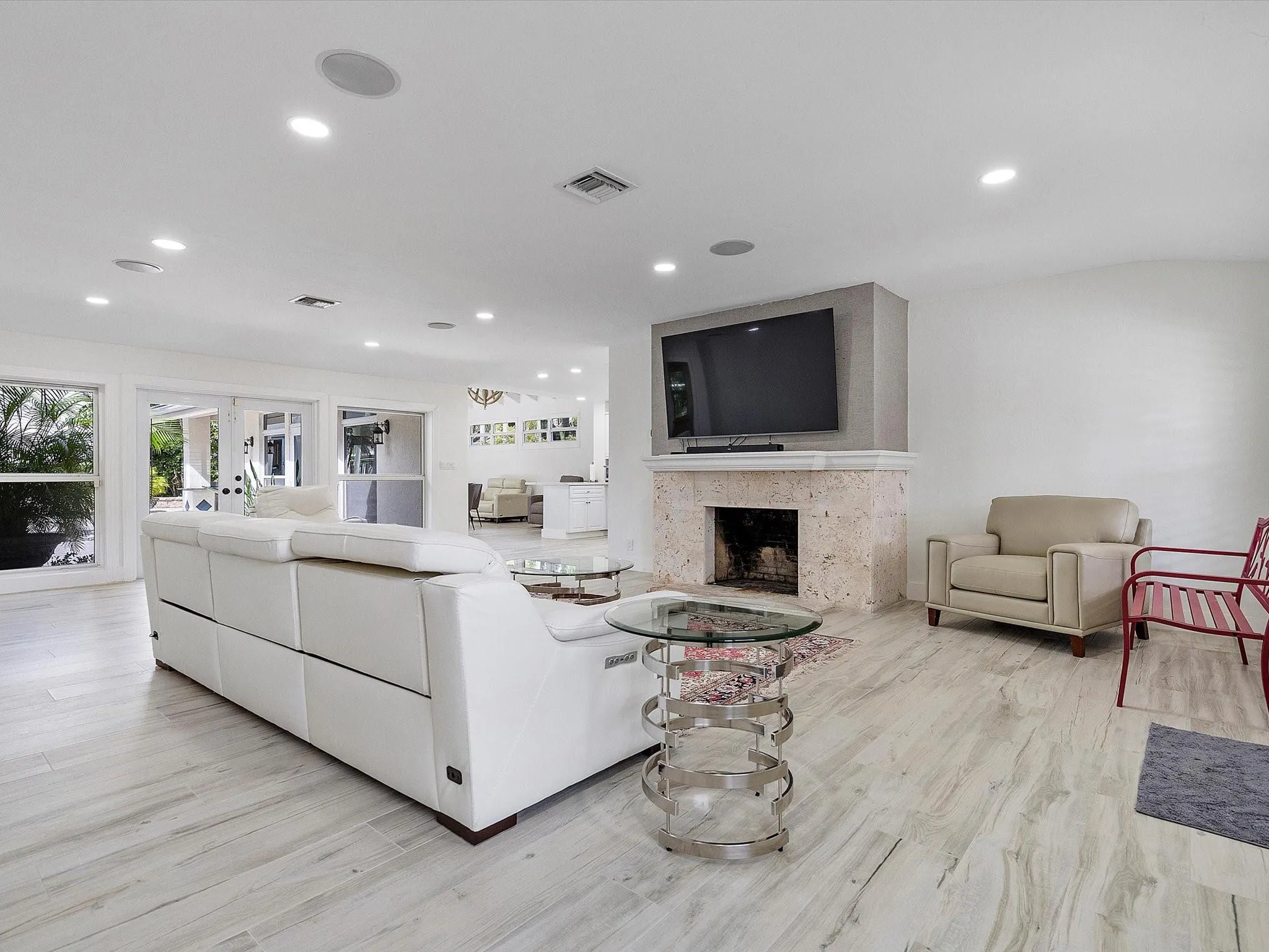 411 Poinciana