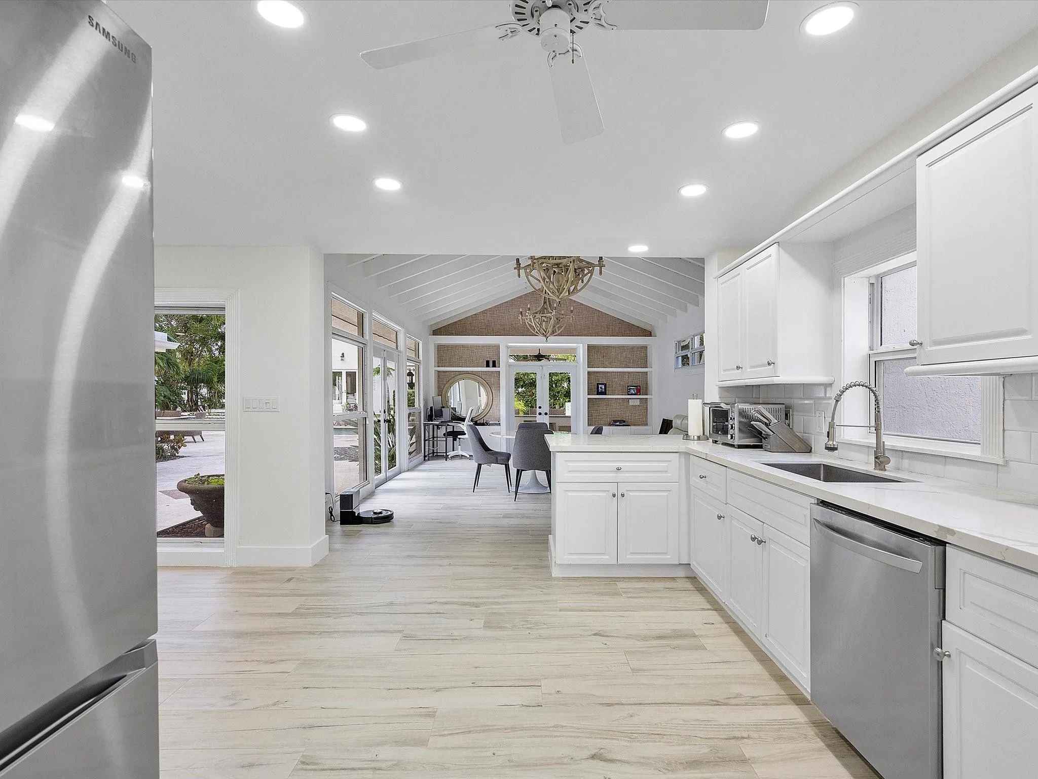 411 Poinciana