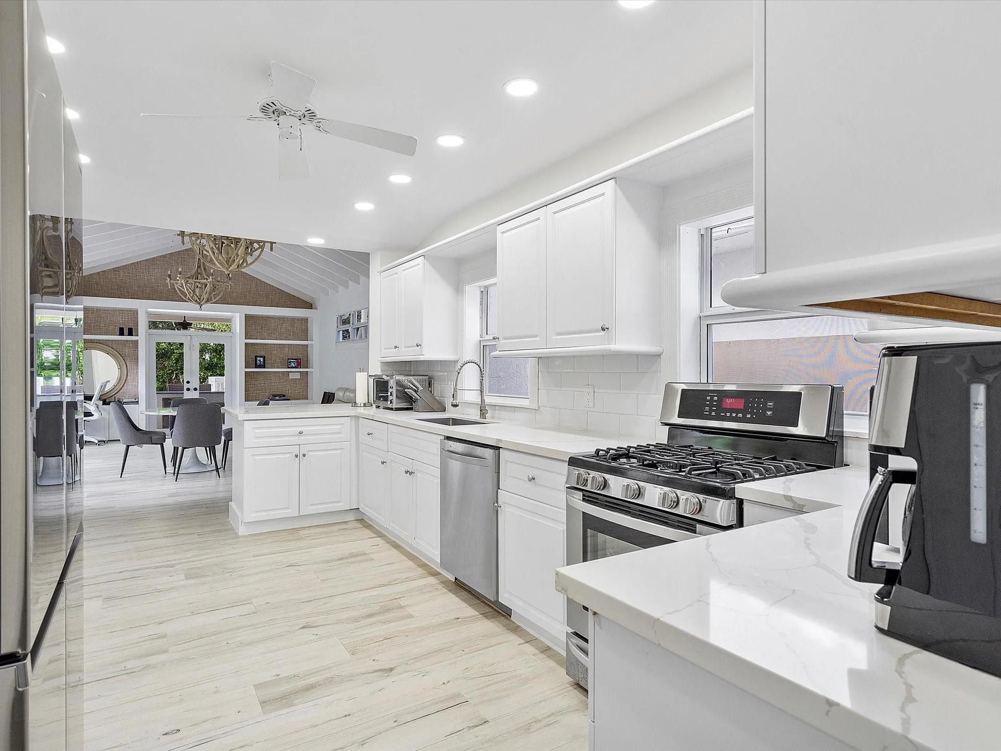 411 Poinciana