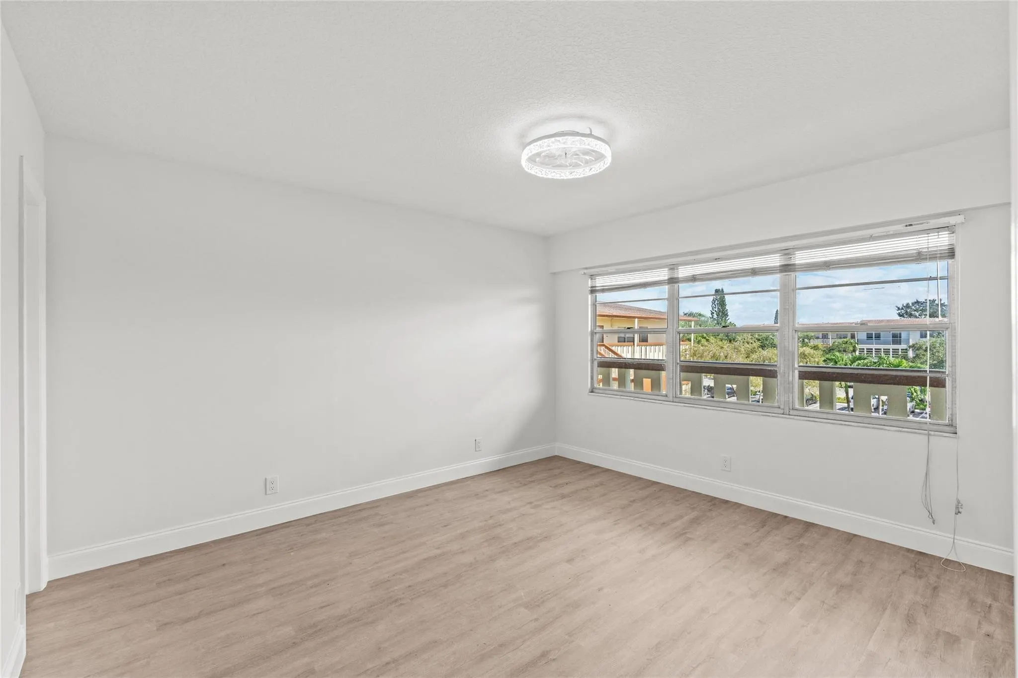 204 Mansfield E, #204