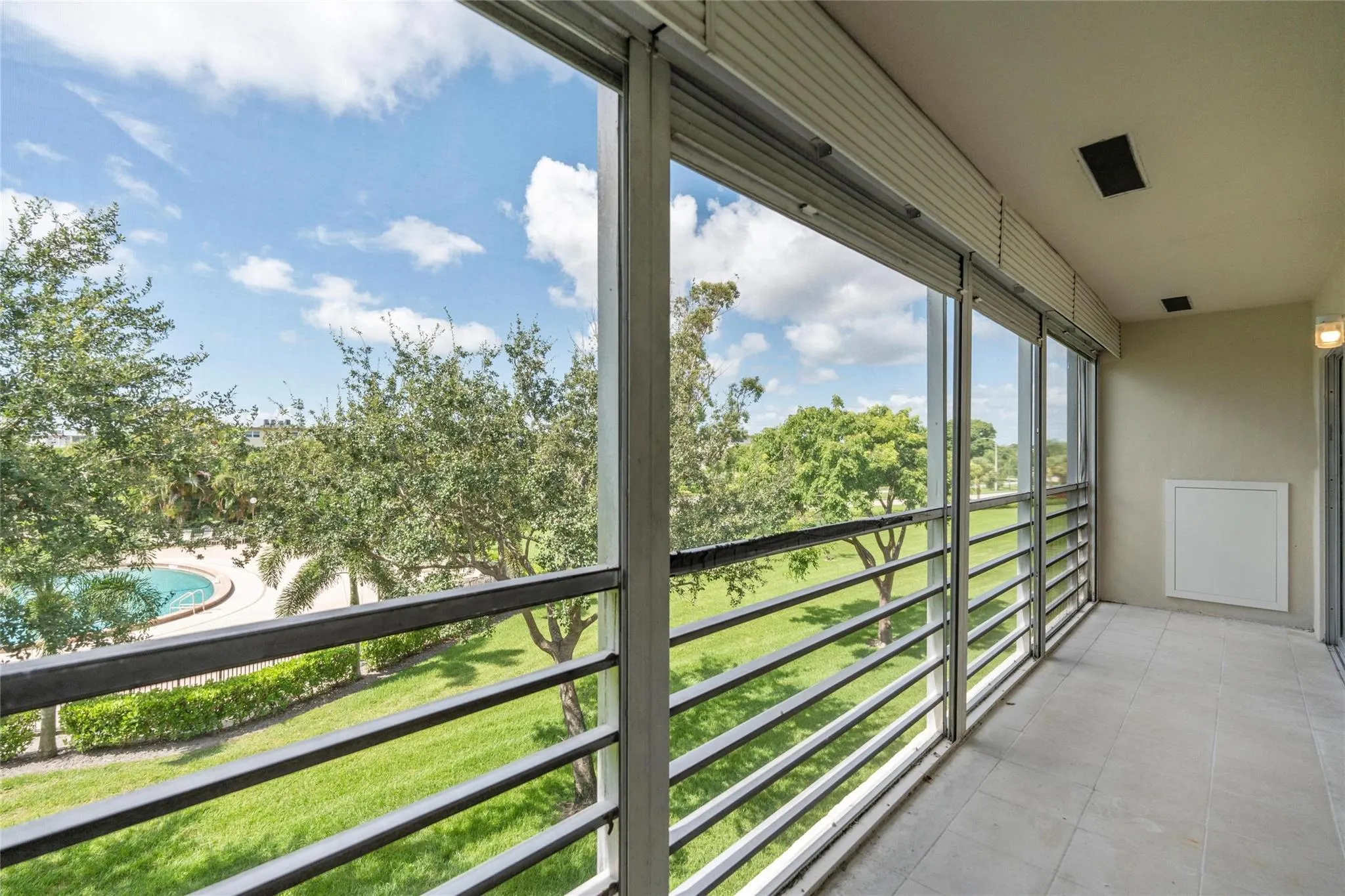 204 Mansfield E, #204