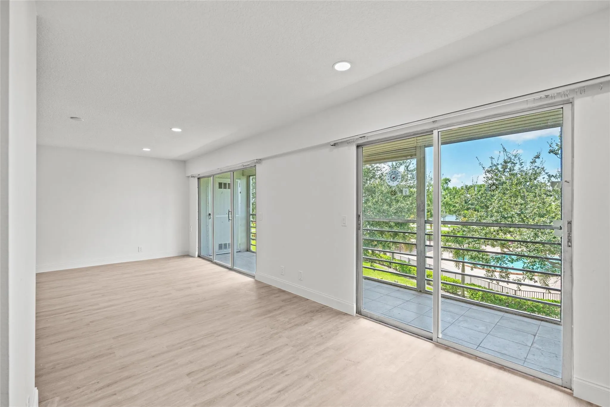 204 Mansfield E, #204