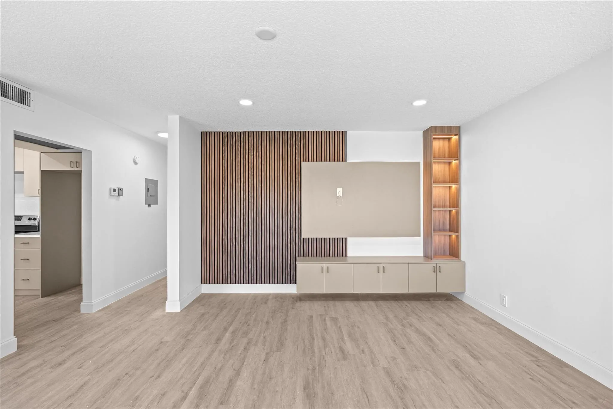 204 Mansfield E, #204