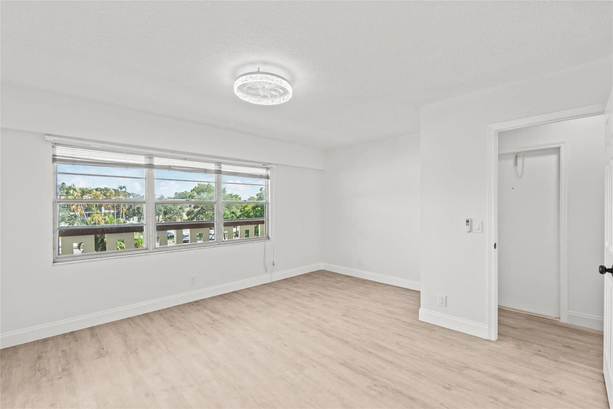 204 Mansfield E, #204