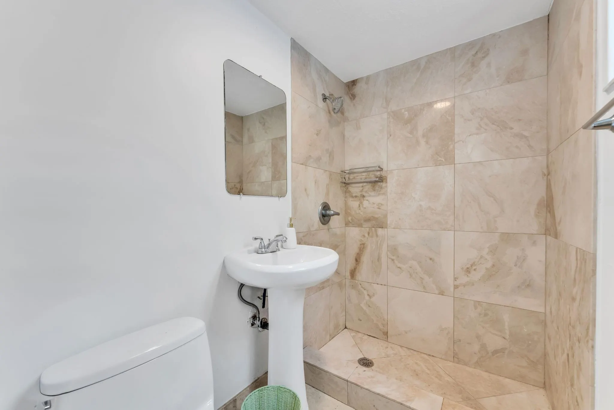 150 SW 10th St, #3