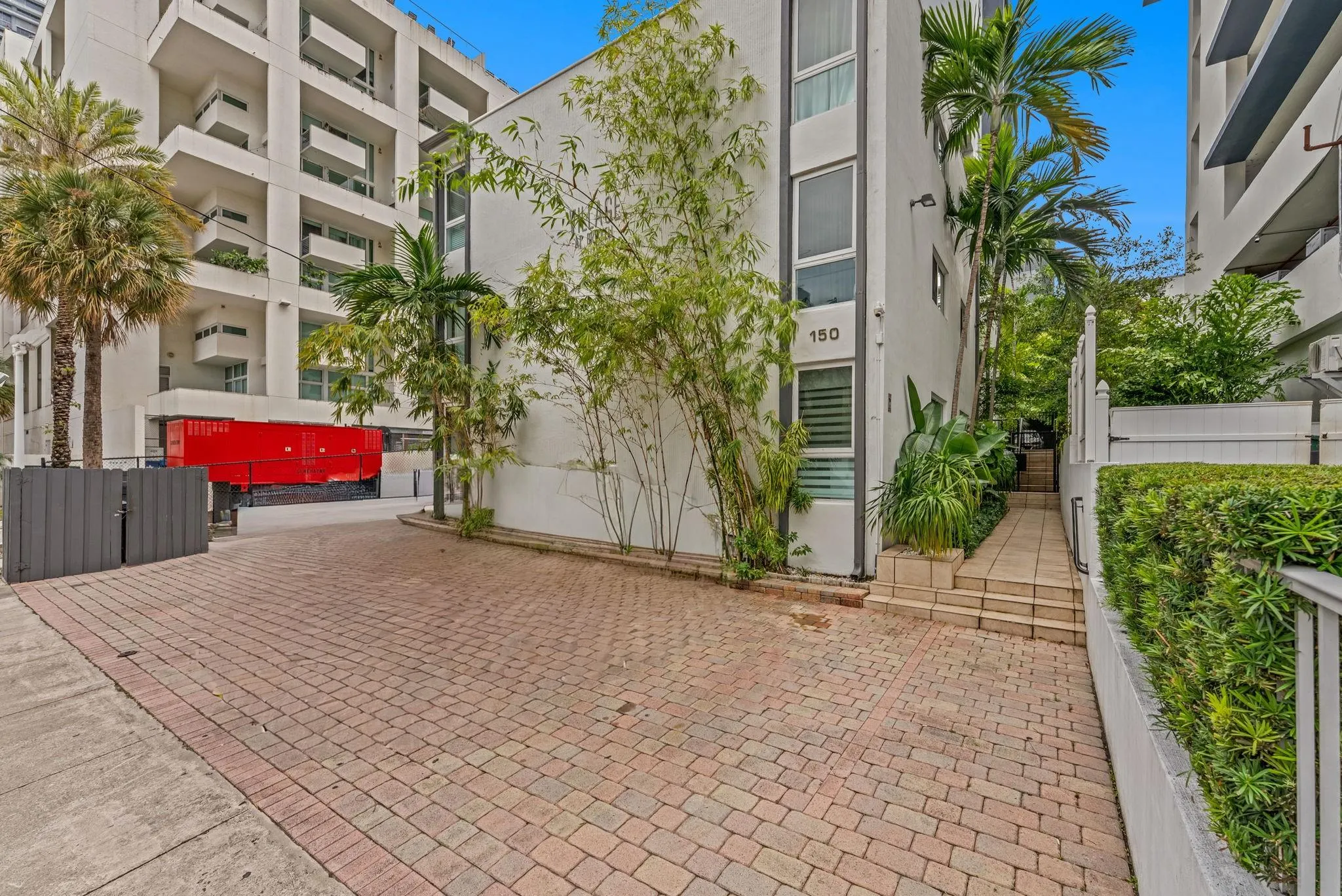150 SW 10th St, #3