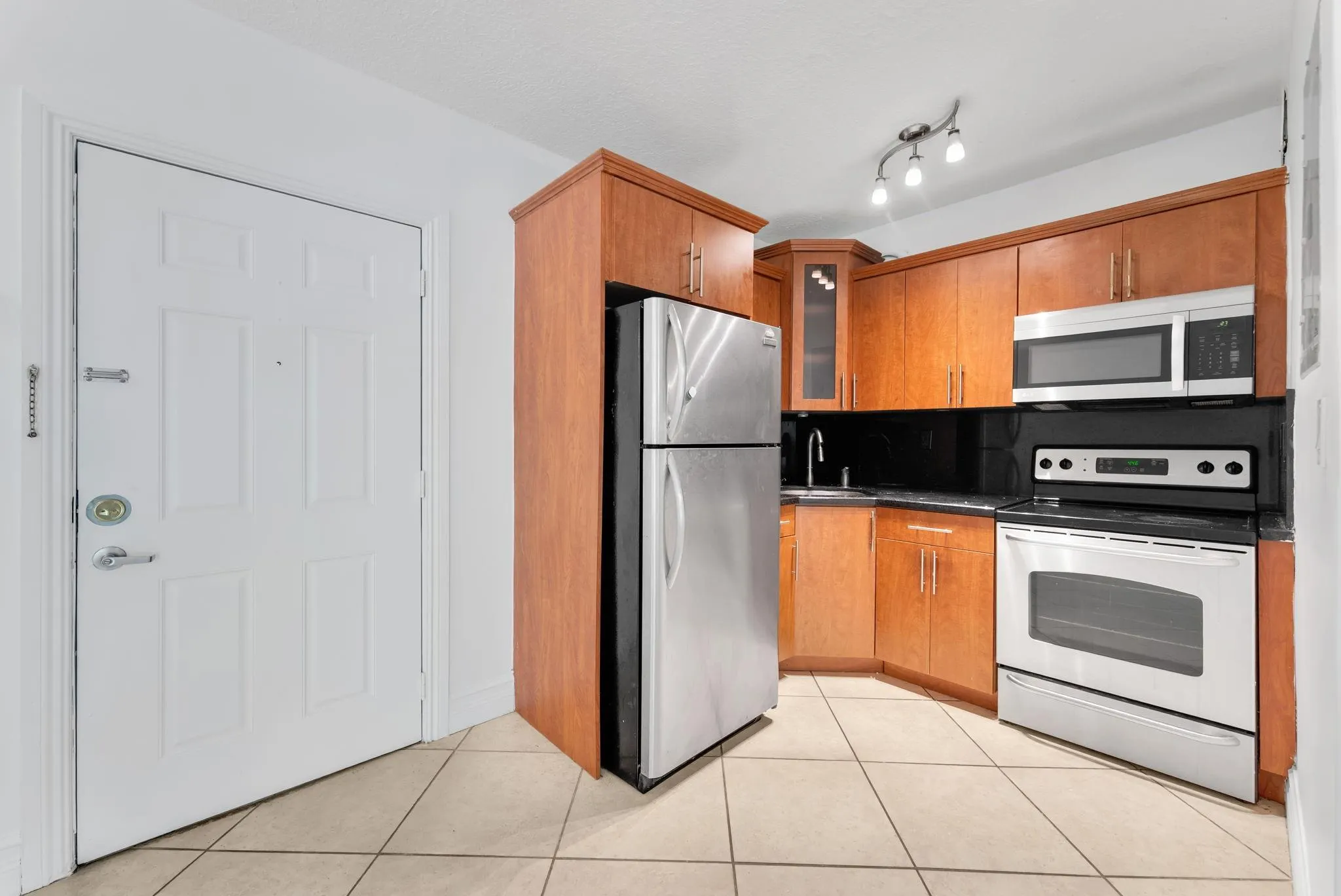 150 SW 10th St, #3