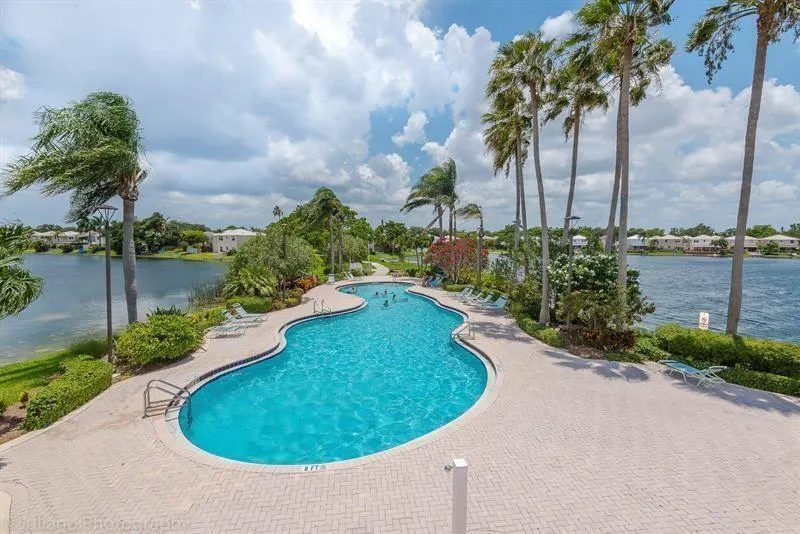 3329 Apache Ln