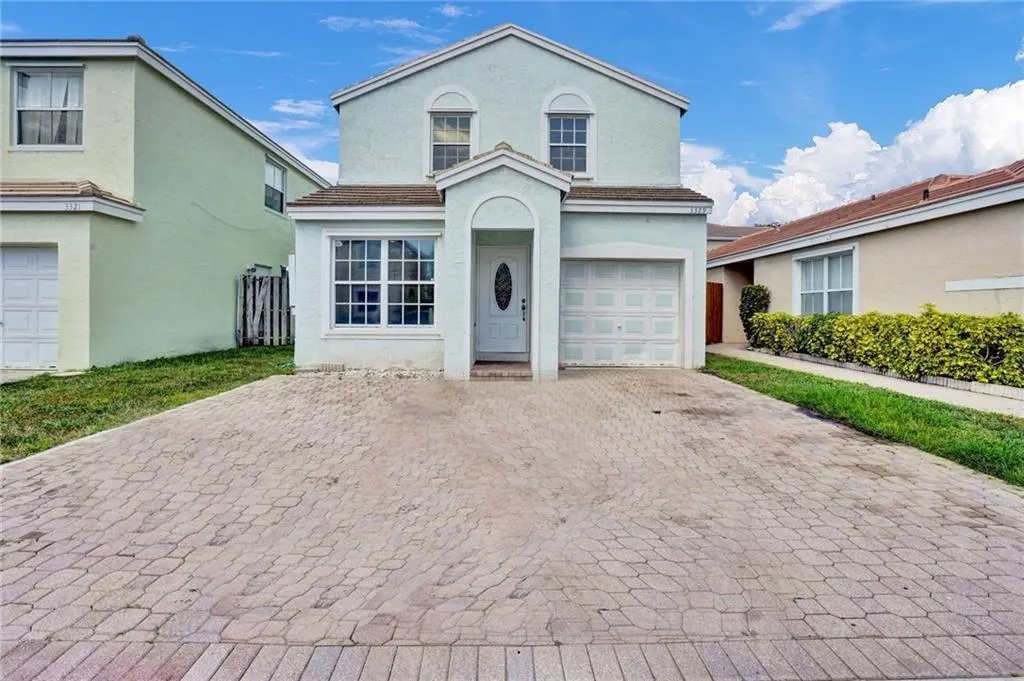 3329 Apache Ln