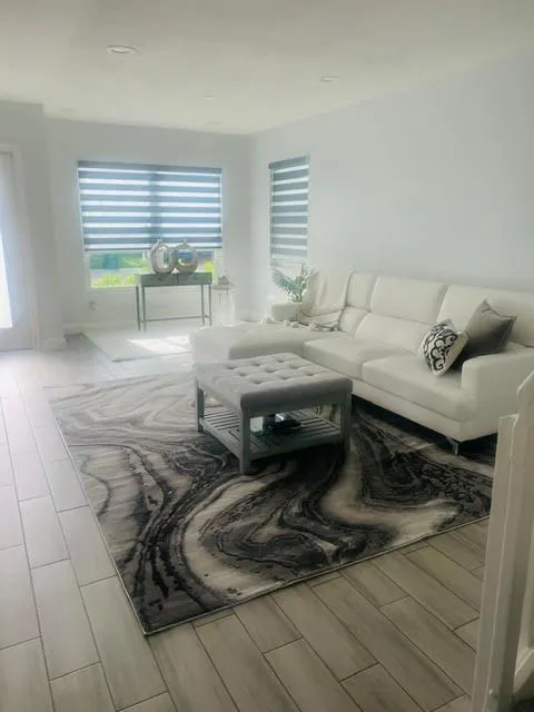 3329 Apache Ln
