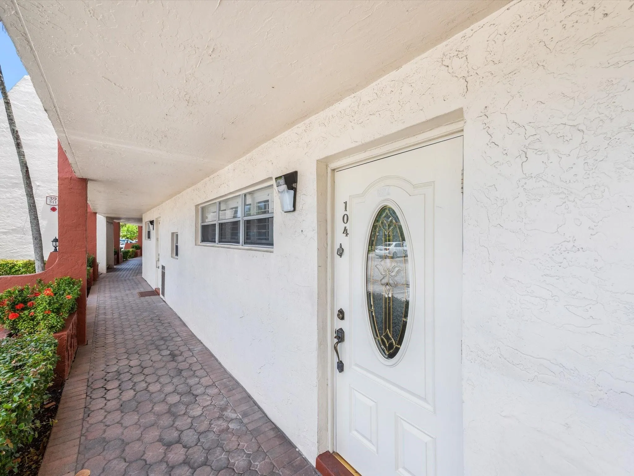 311 S Hollybrook Dr, #104