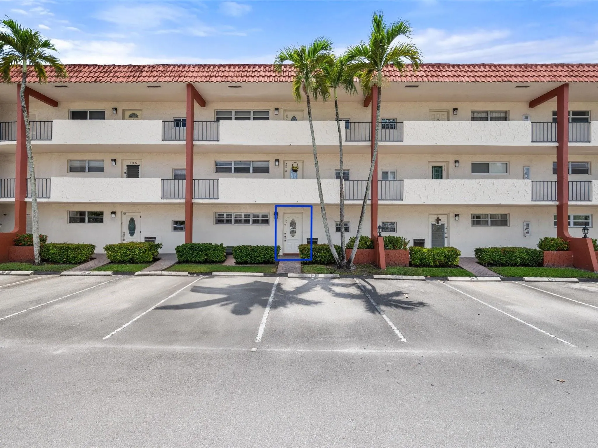 311 S Hollybrook Dr, #104