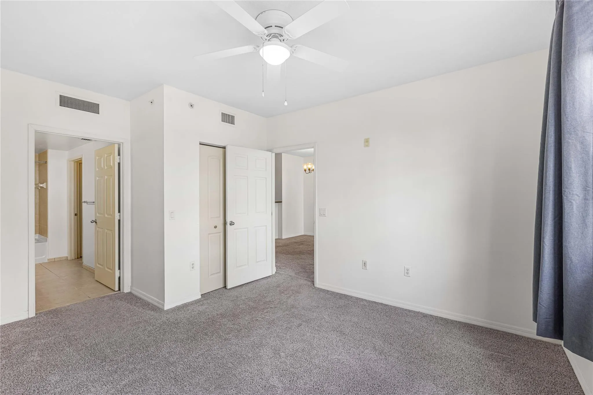 2421 NE 65th St, #318