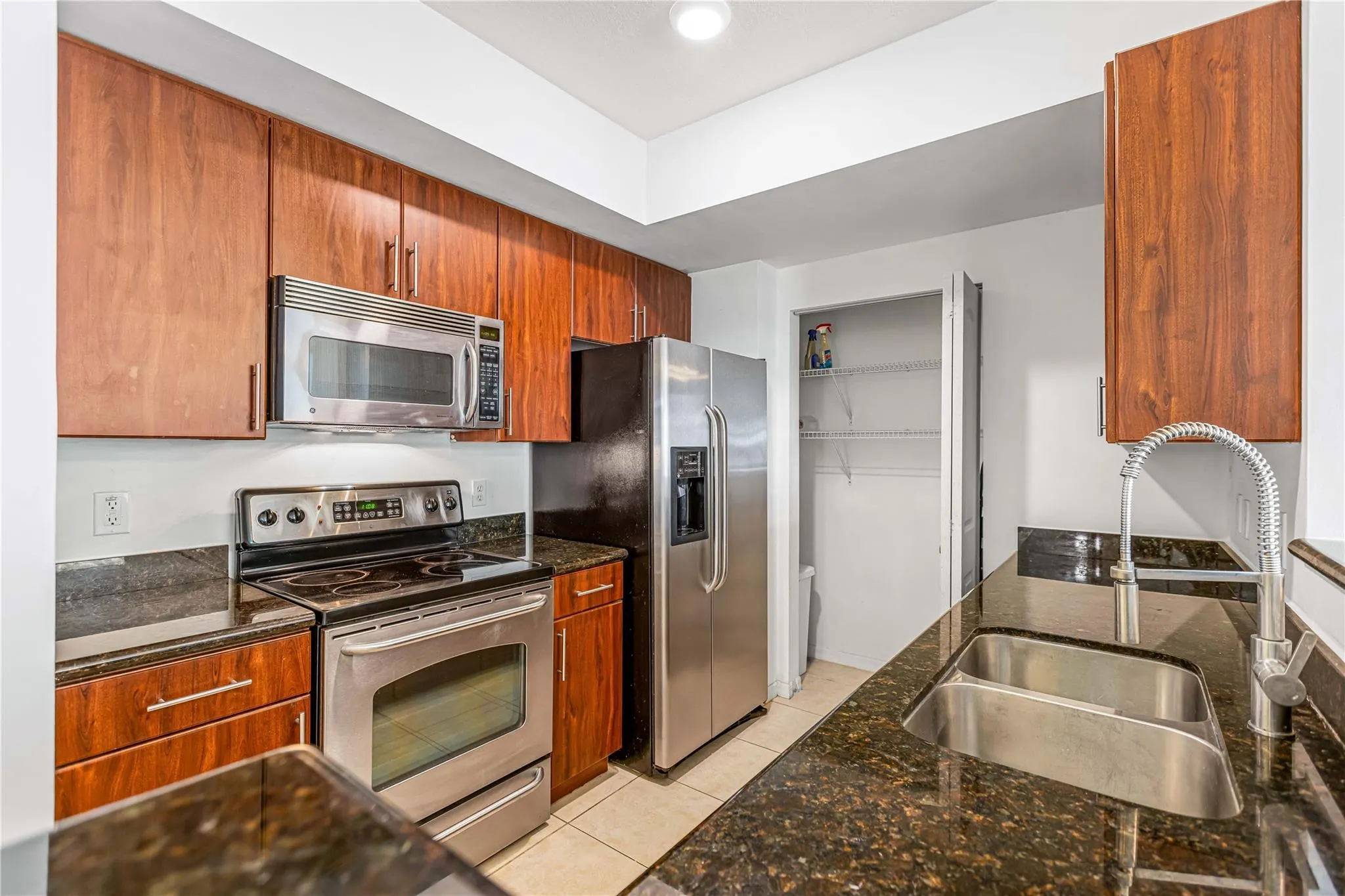 2421 NE 65th St, #318