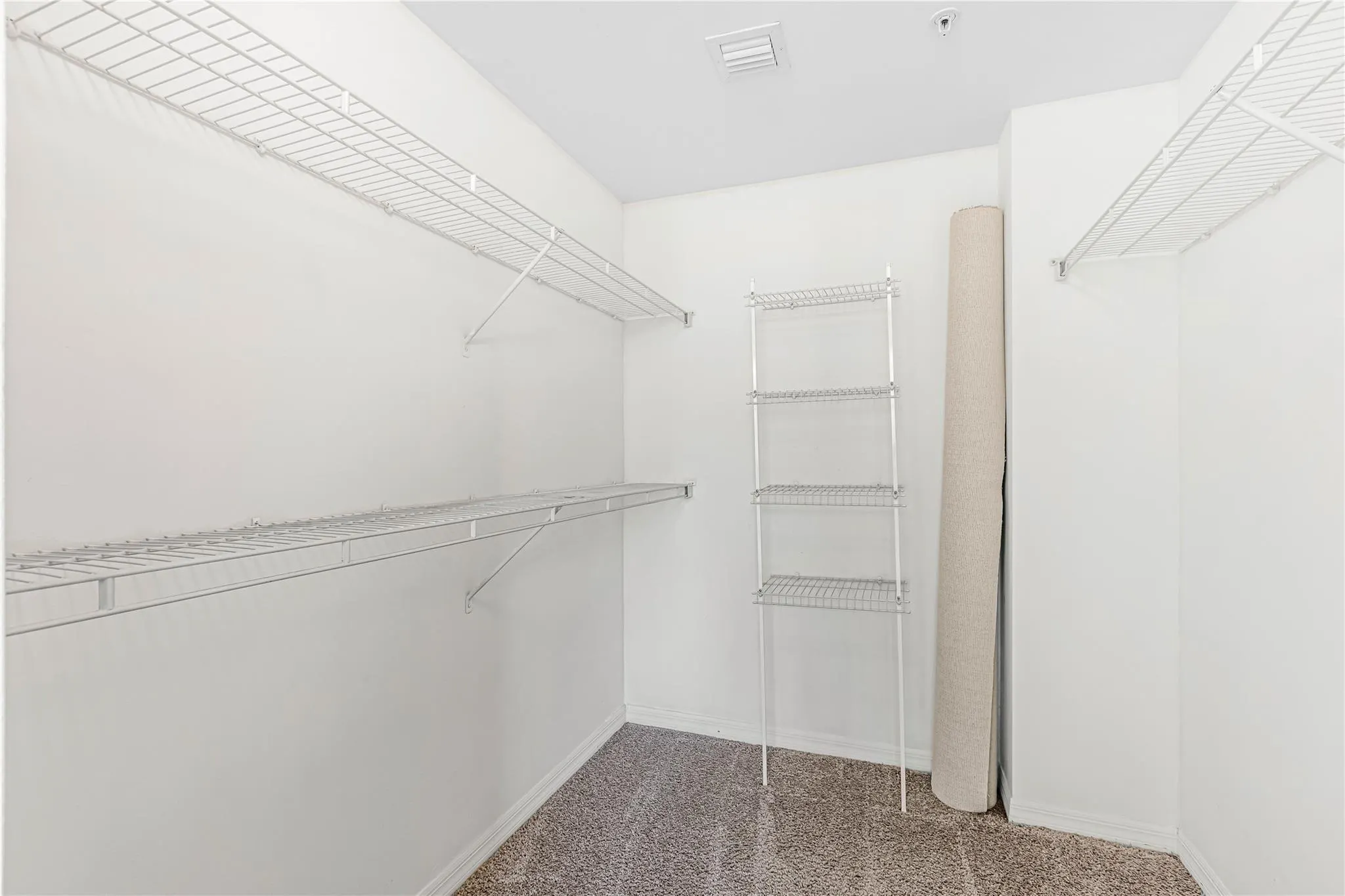 2421 NE 65th St, #318