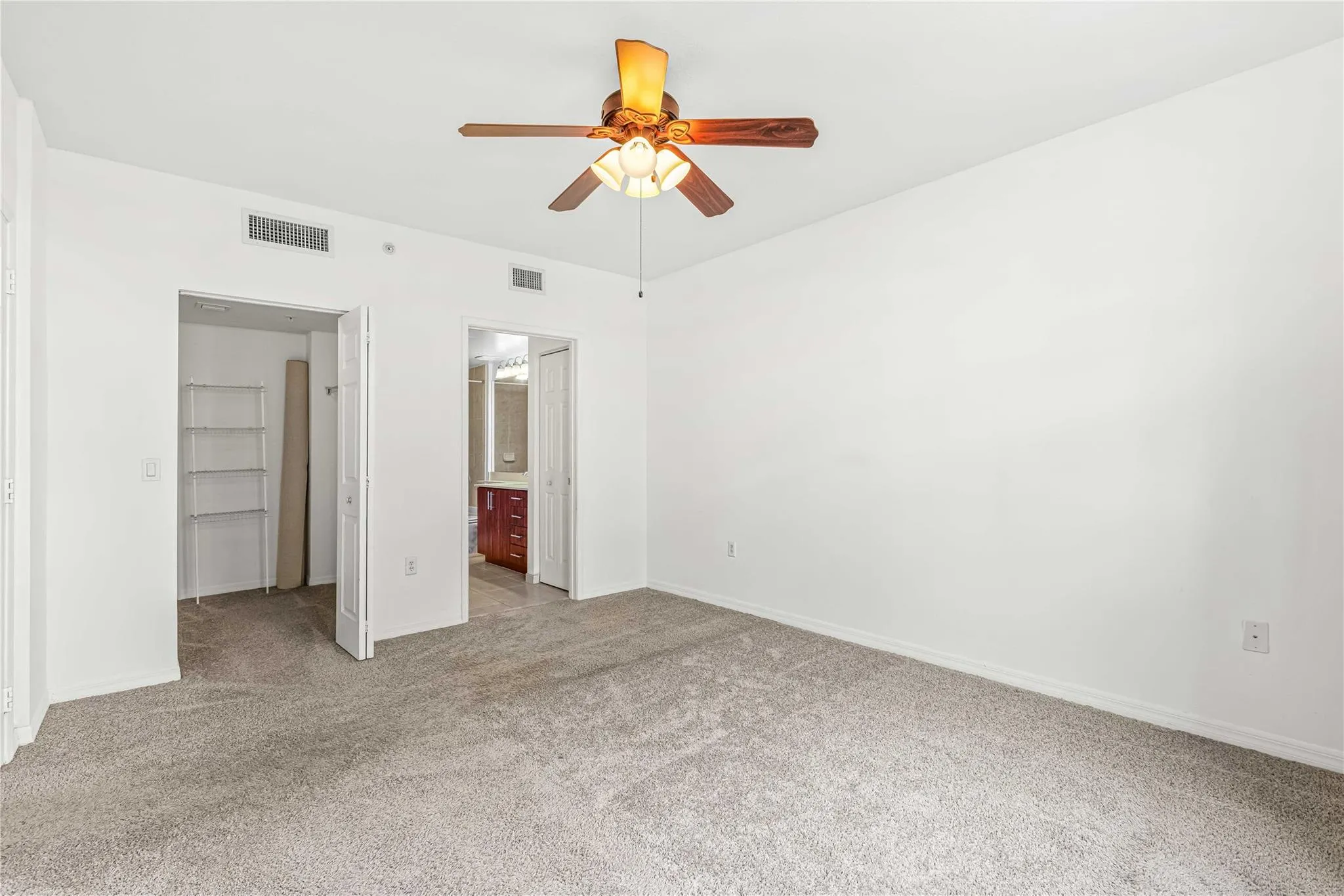 2421 NE 65th St, #318
