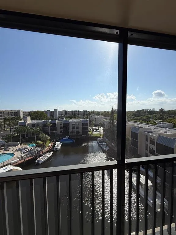 9 Royal Palm Way