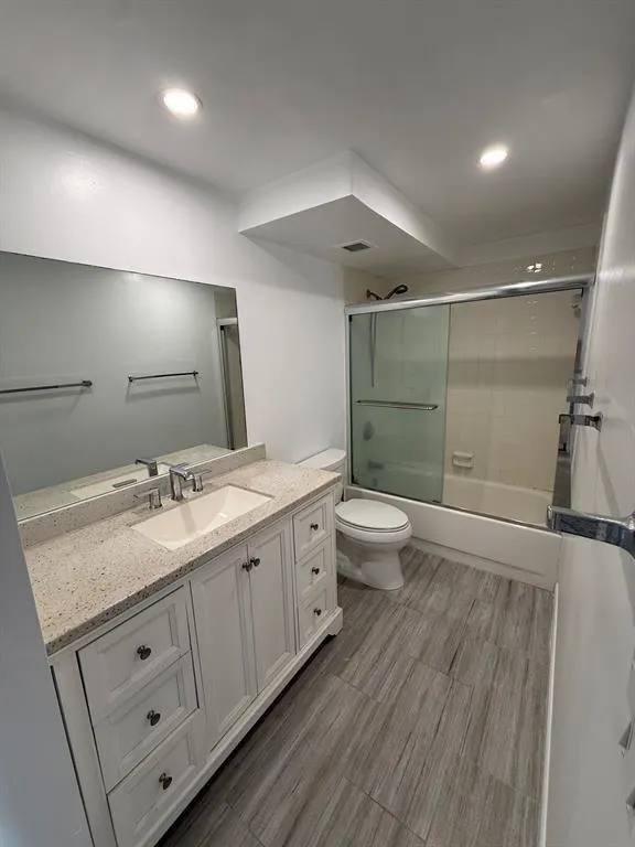 9 Royal Palm Way