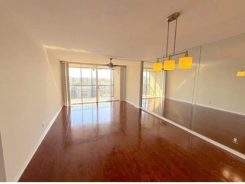 9 Royal Palm Way
