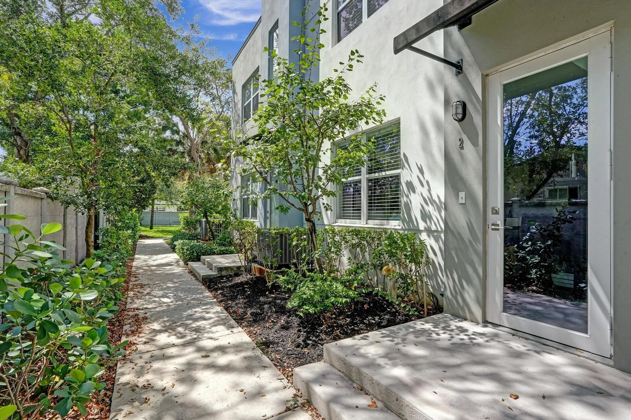 480 NE 35th Ct, #2