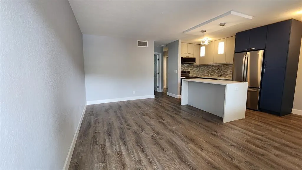 2607 NE 8th Ave, #14