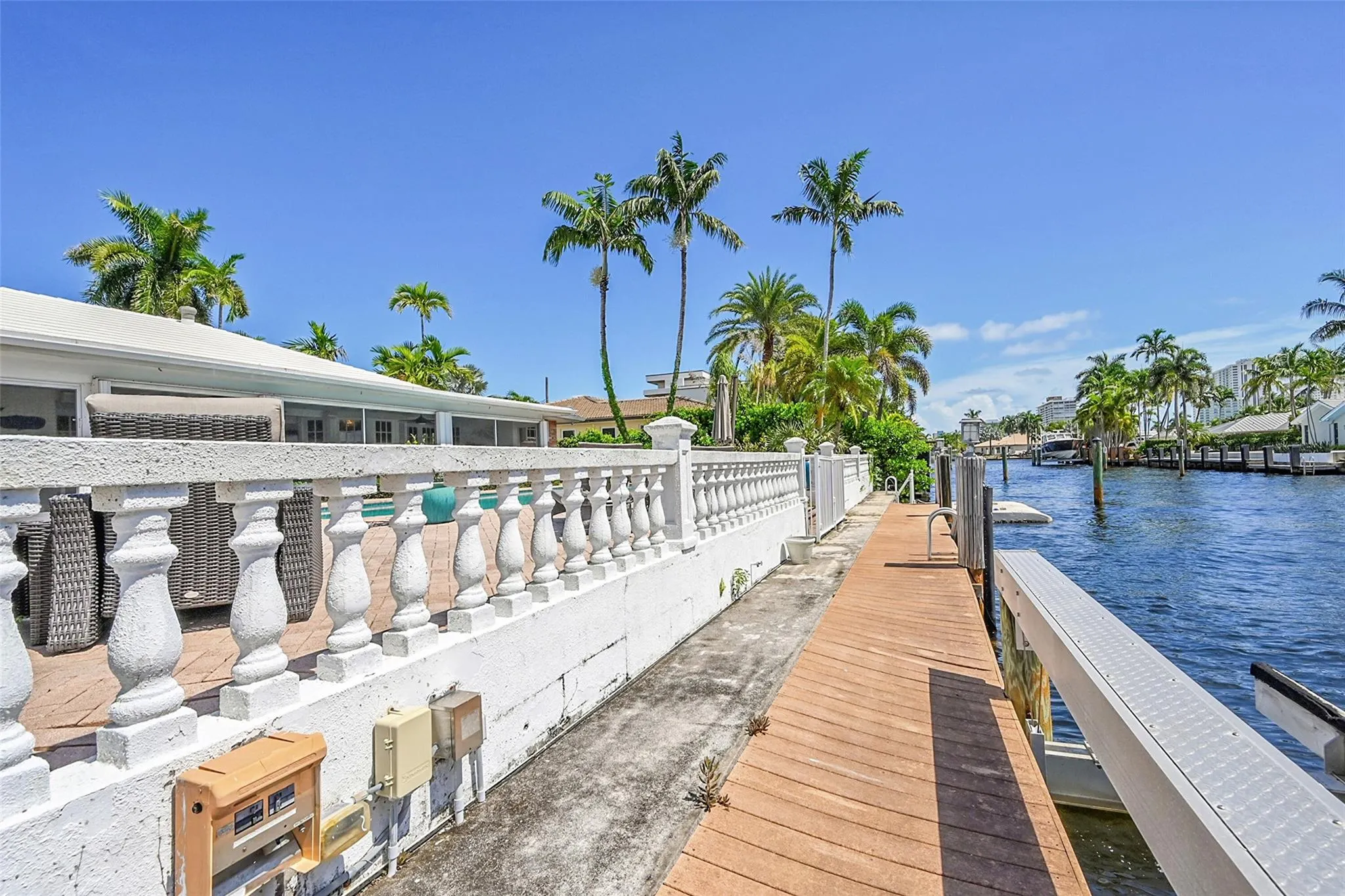 3050 NE 40th Ct