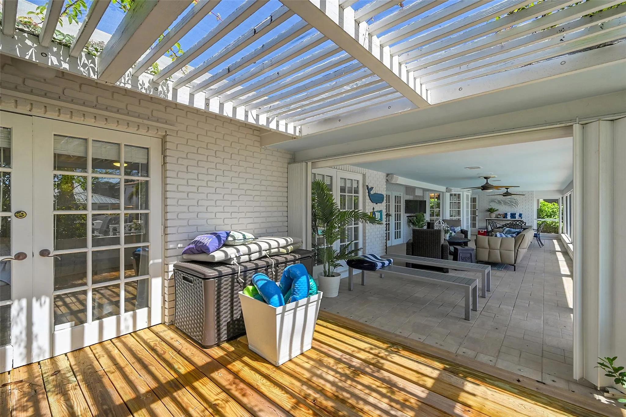 3050 NE 40th Ct