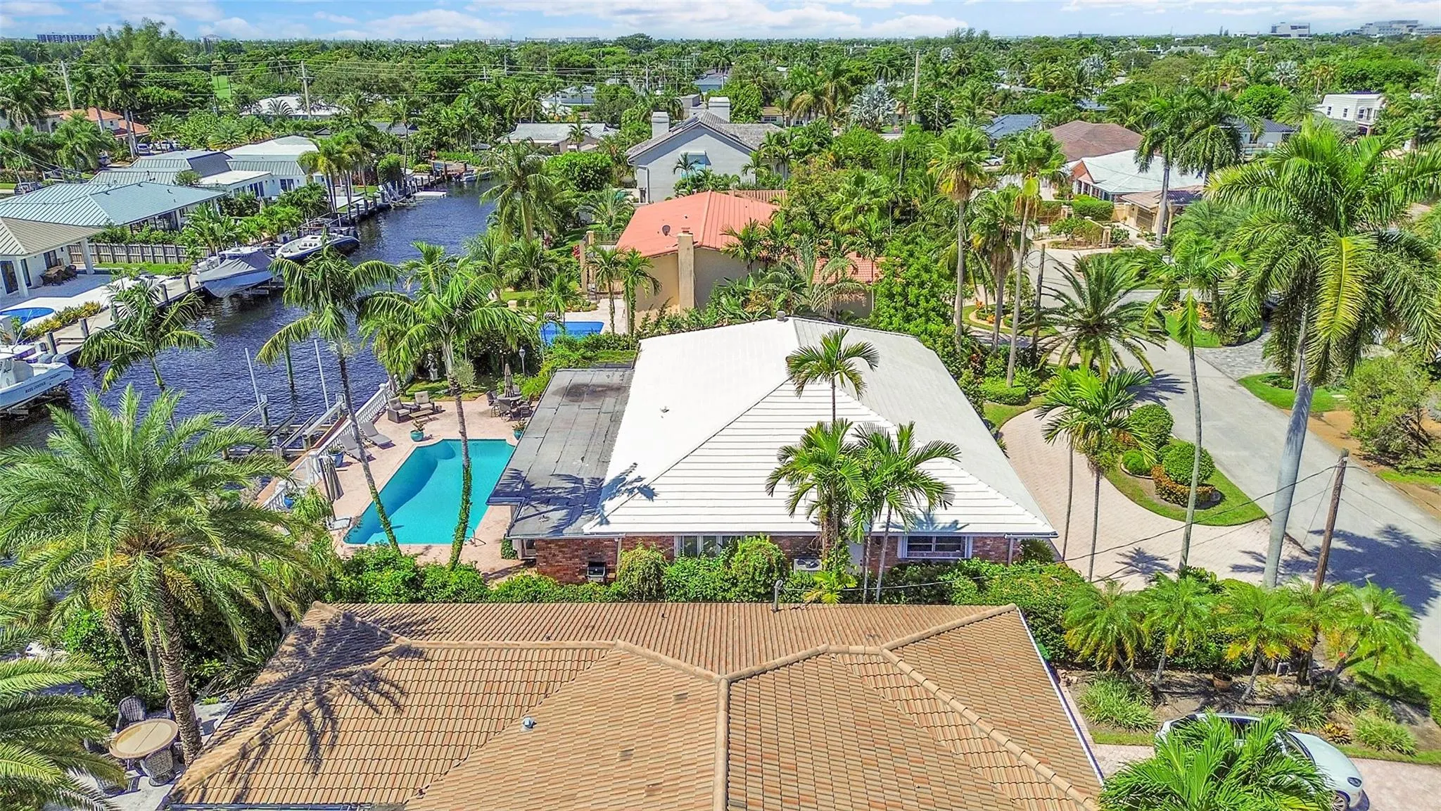 3050 NE 40th Ct