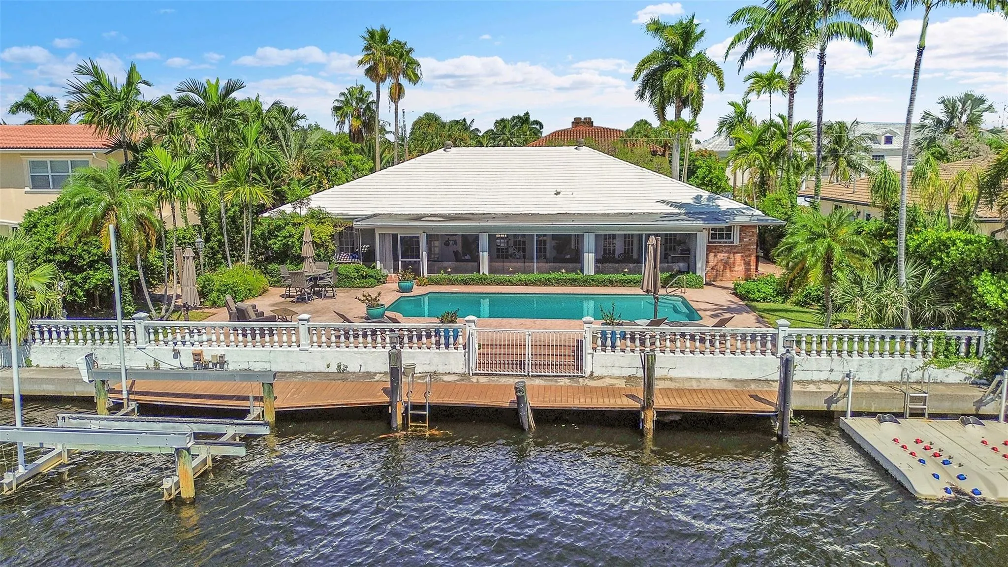3050 NE 40th Ct