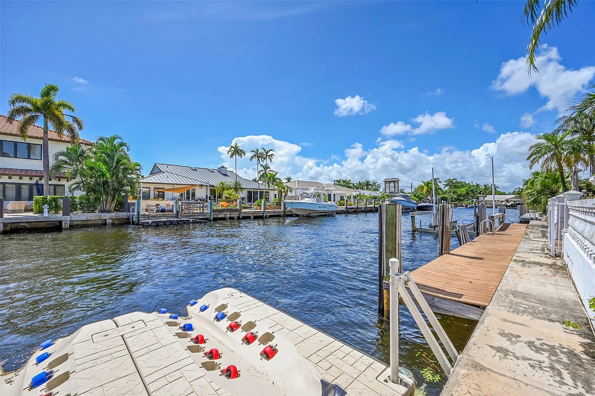 3050 NE 40th Ct