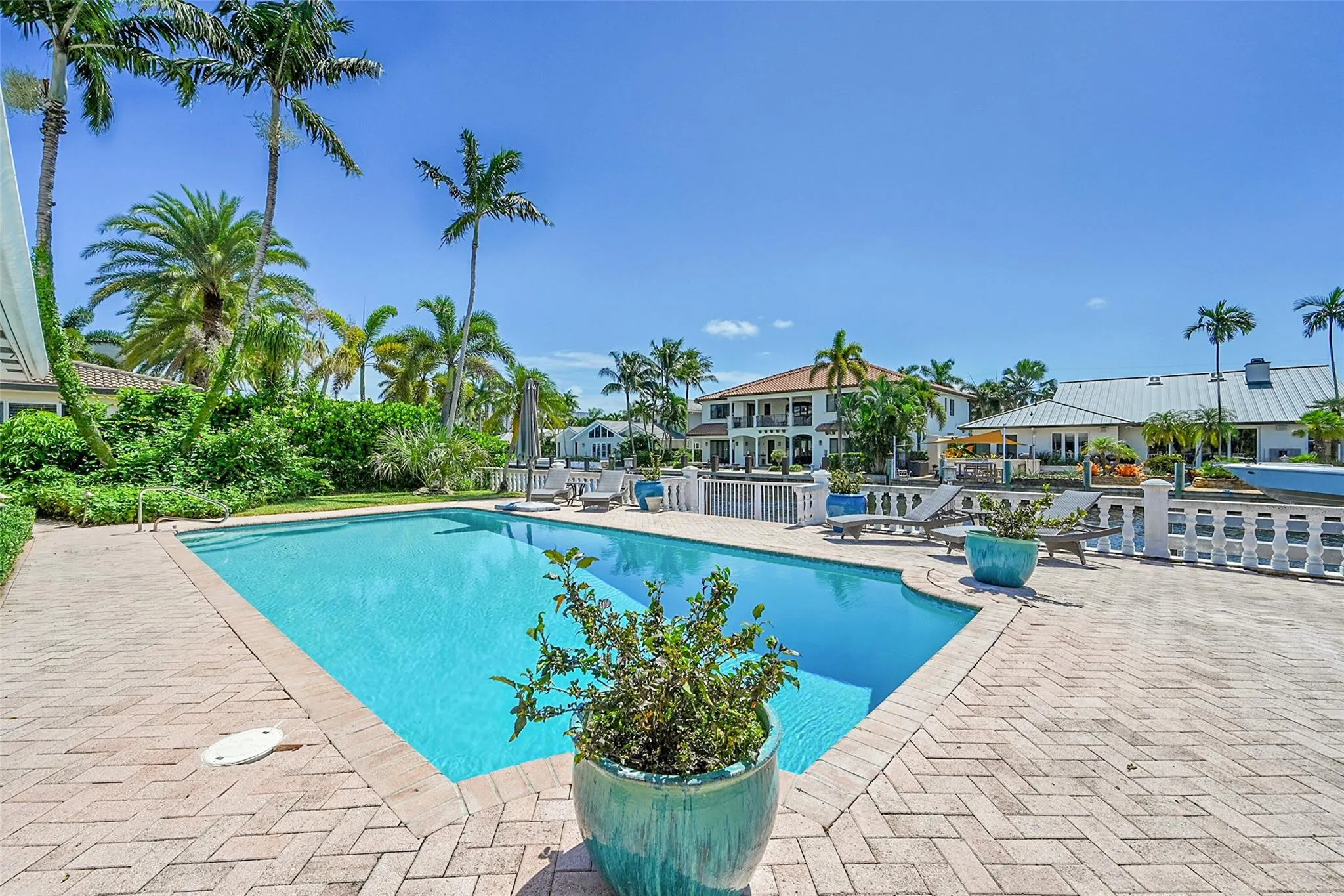 3050 NE 40th Ct
