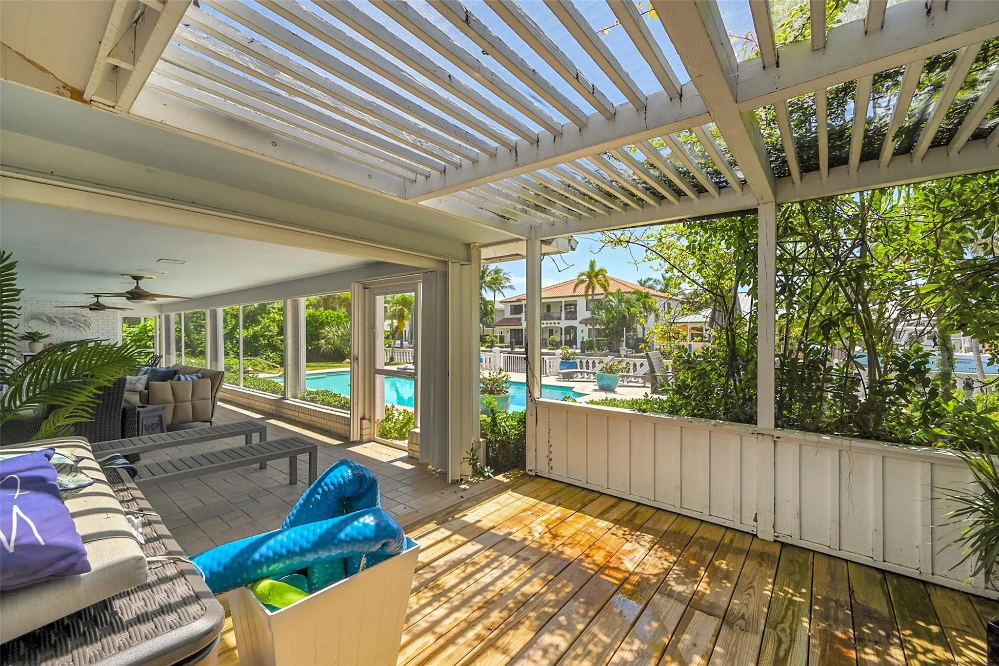 3050 NE 40th Ct
