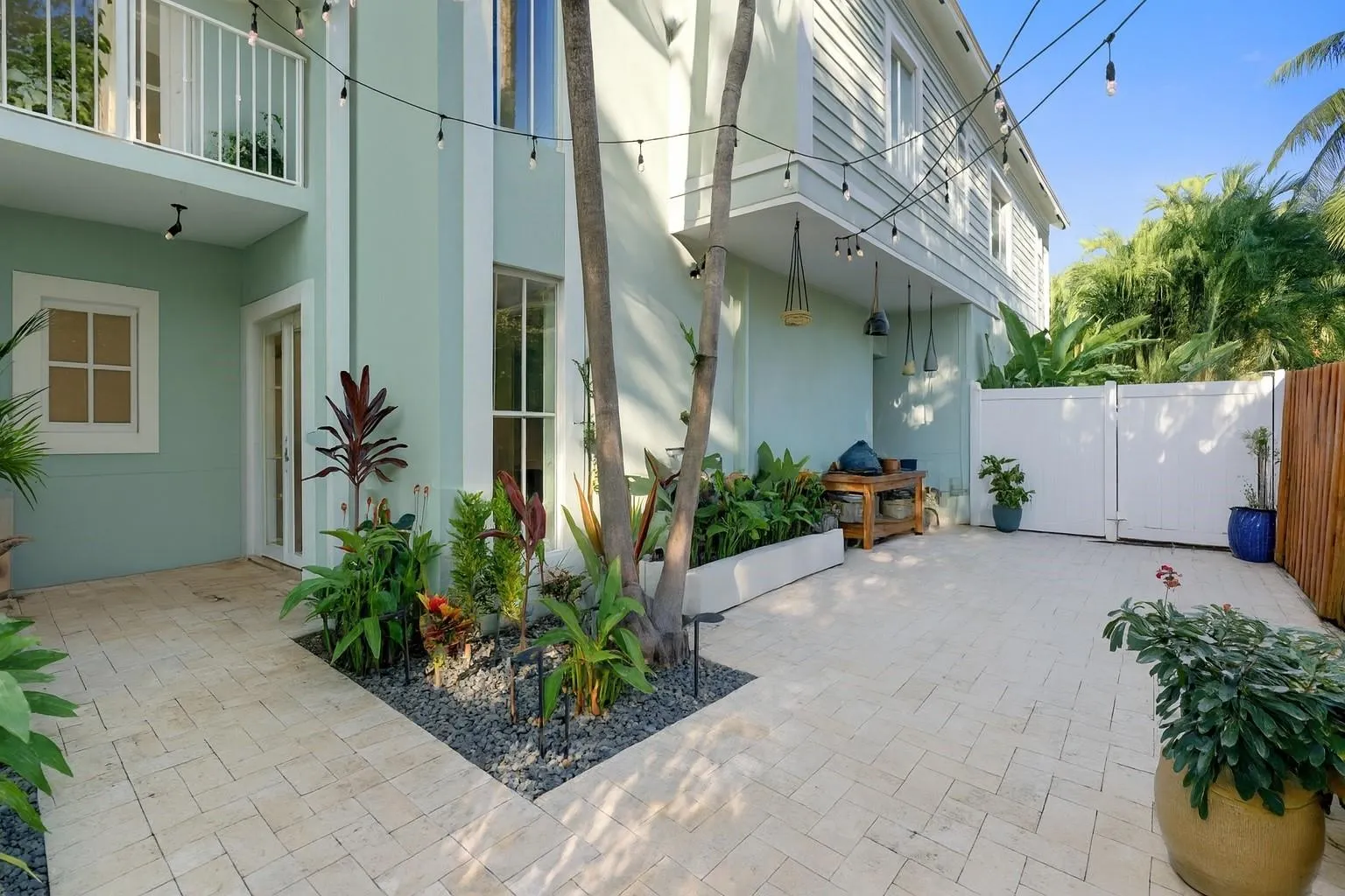 1110 NE 17th Way