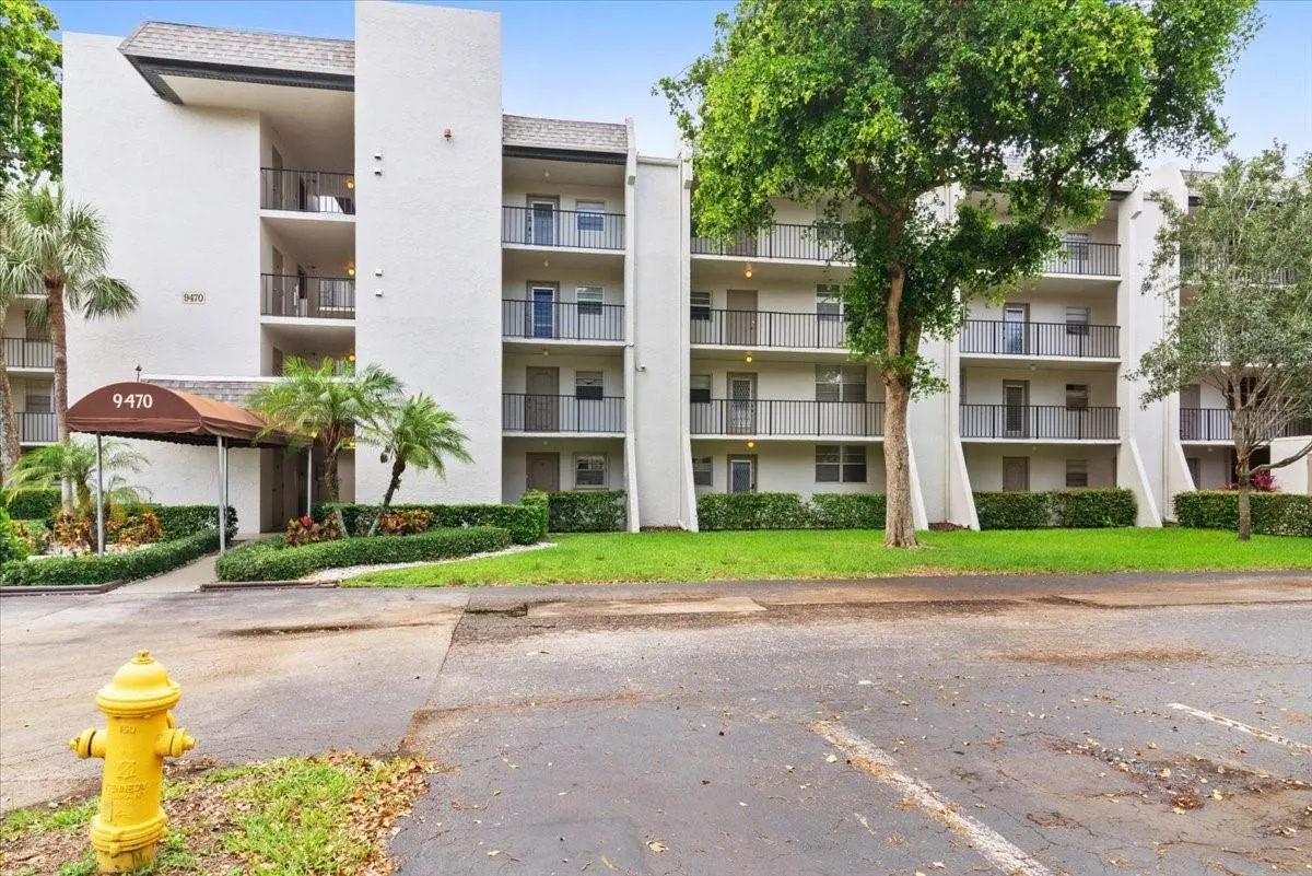 9470 Poinciana Pl, #103