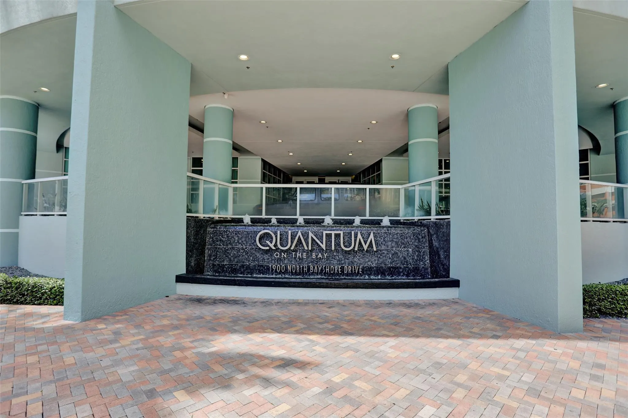 1900 N Bayshore Dr, #715