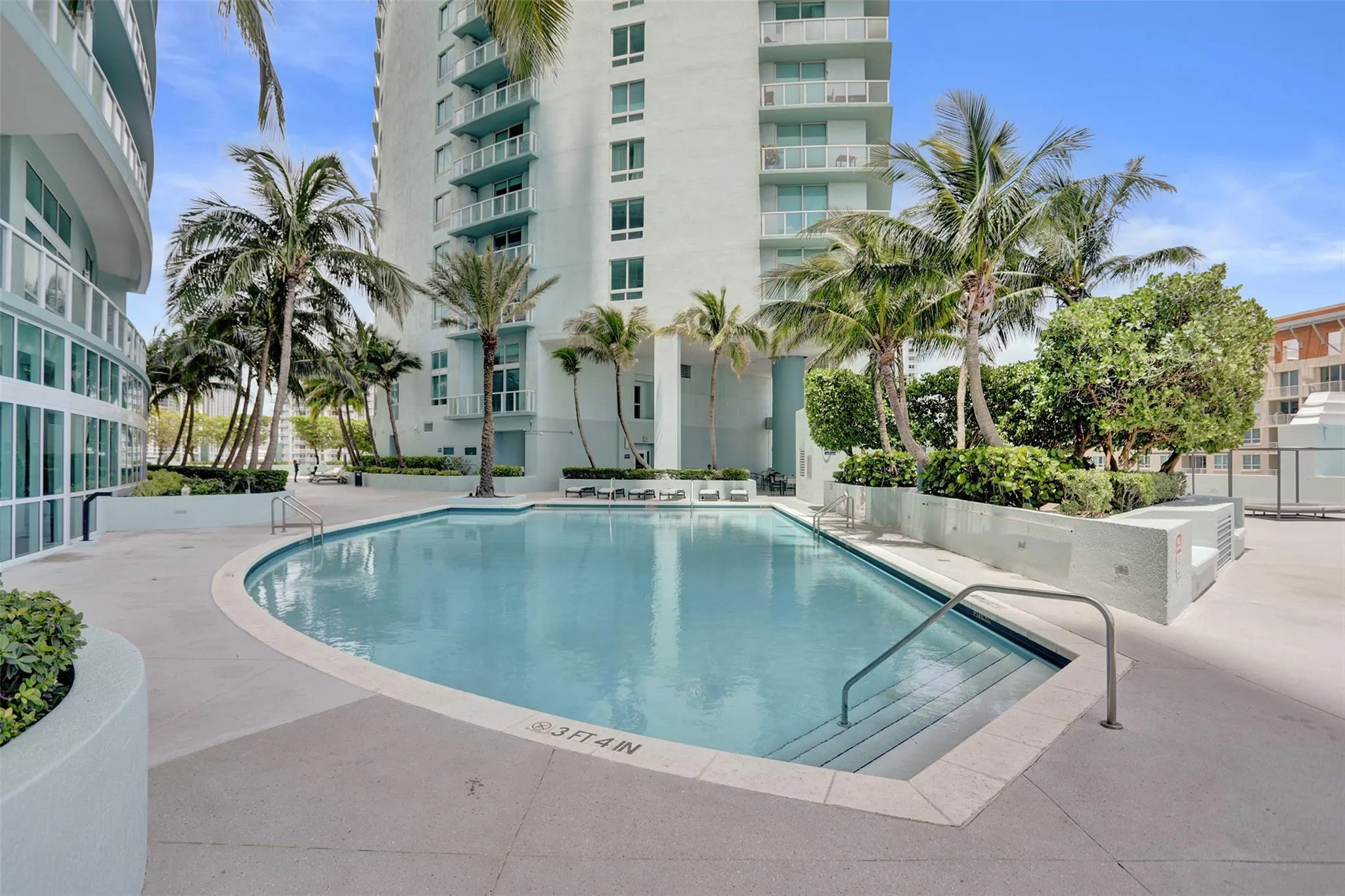 1900 N Bayshore Dr, #715
