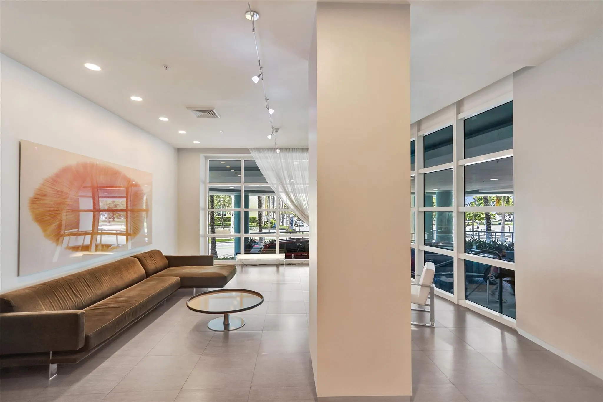 1900 N Bayshore Dr, #715