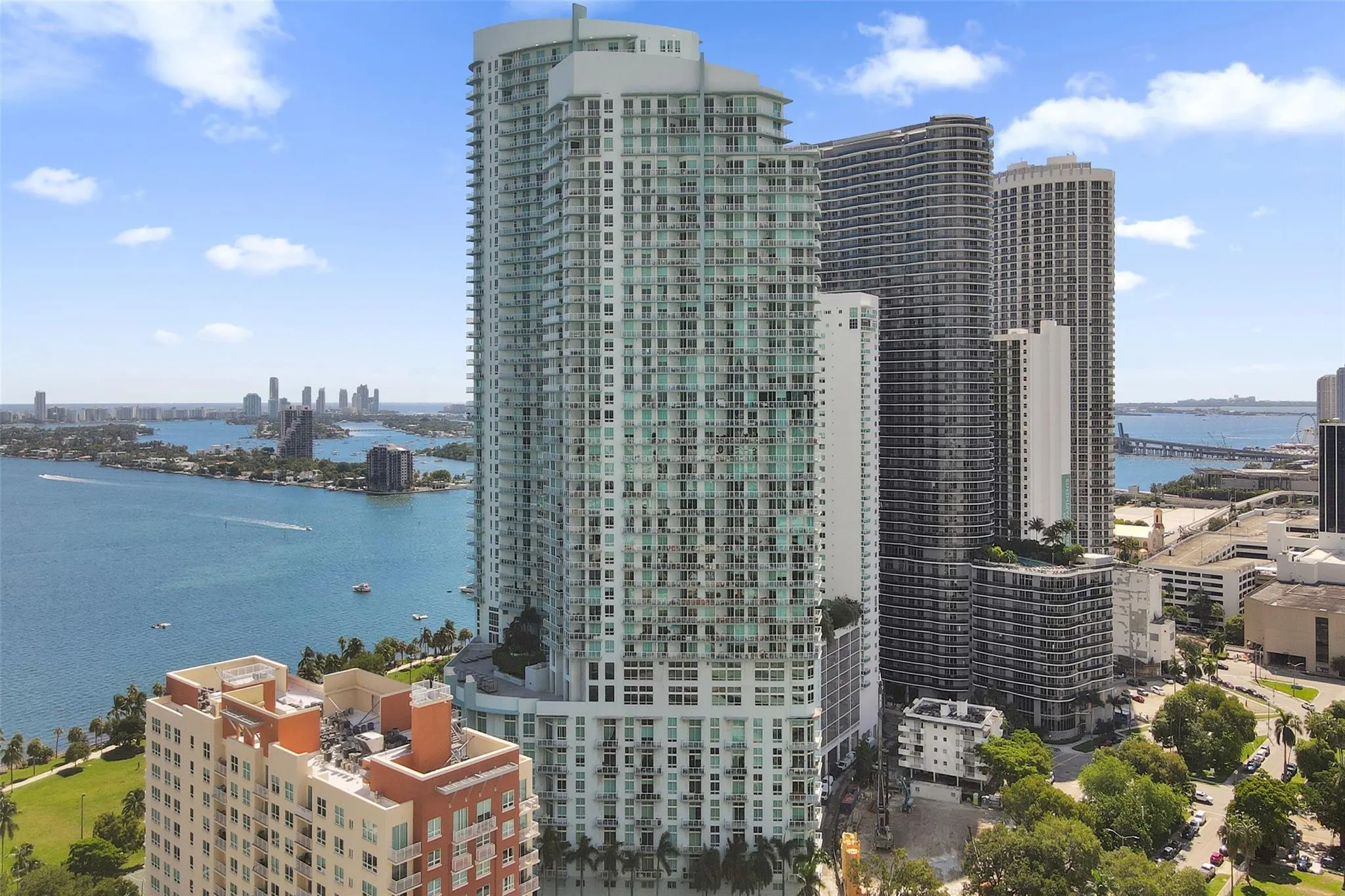 1900 N Bayshore Dr, #715
