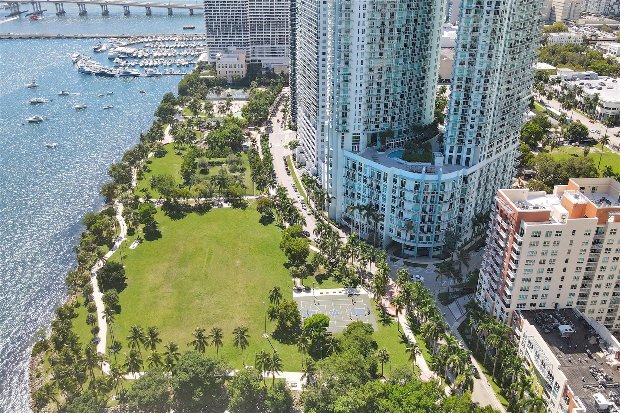 1900 N Bayshore Dr, #715